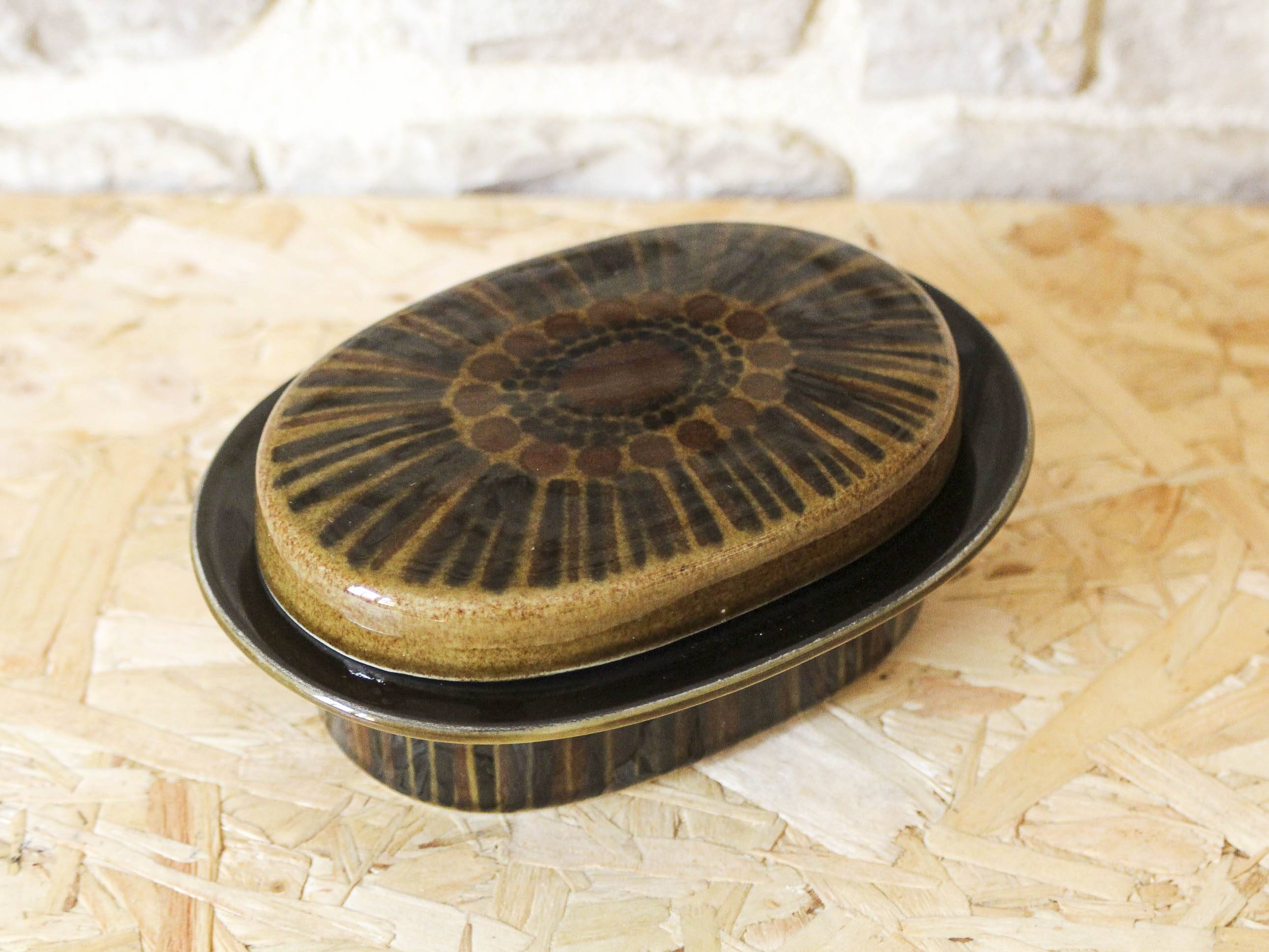 Kosmos series ceramic butter by Arabia Finland