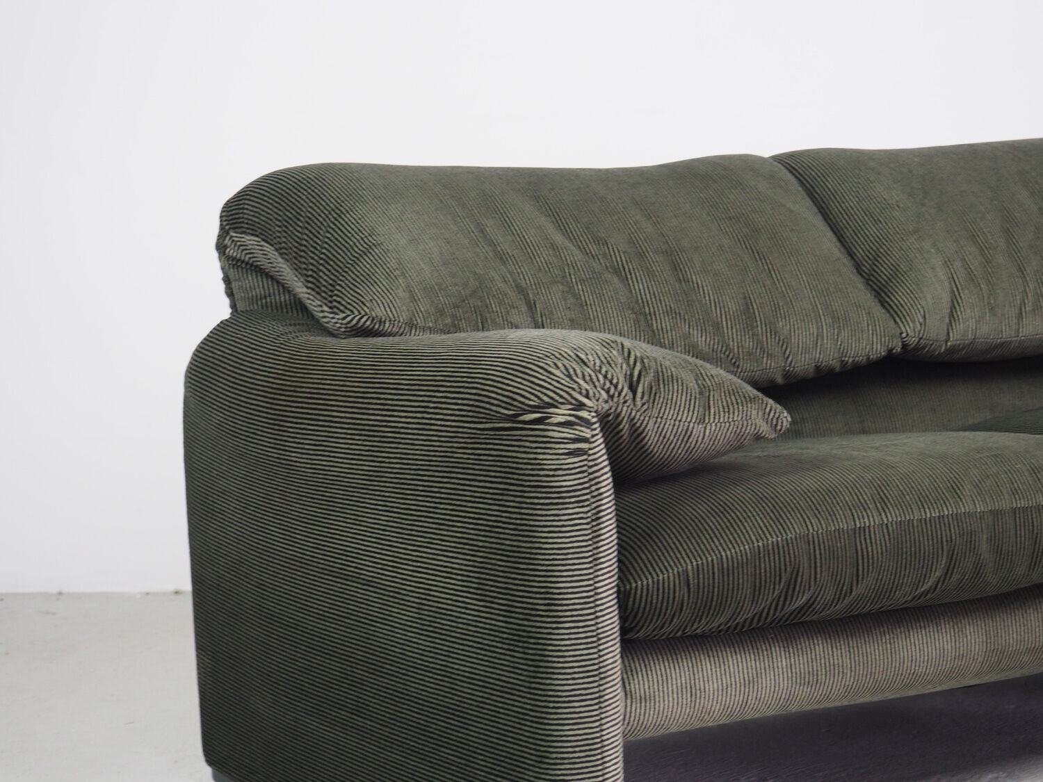 Maralunga 2 seater sofa by Vico Magistretti for Cassina
