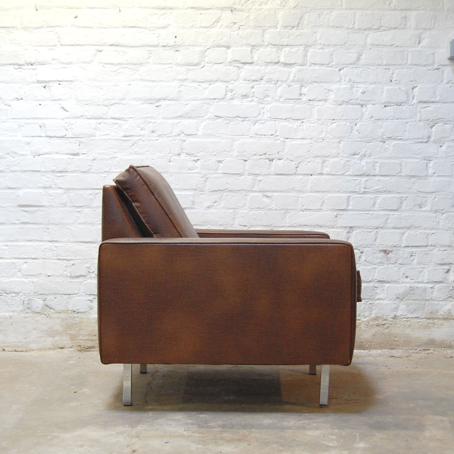 Vintage armchair model "Cleveland" by Pierre Guariche for Meurop