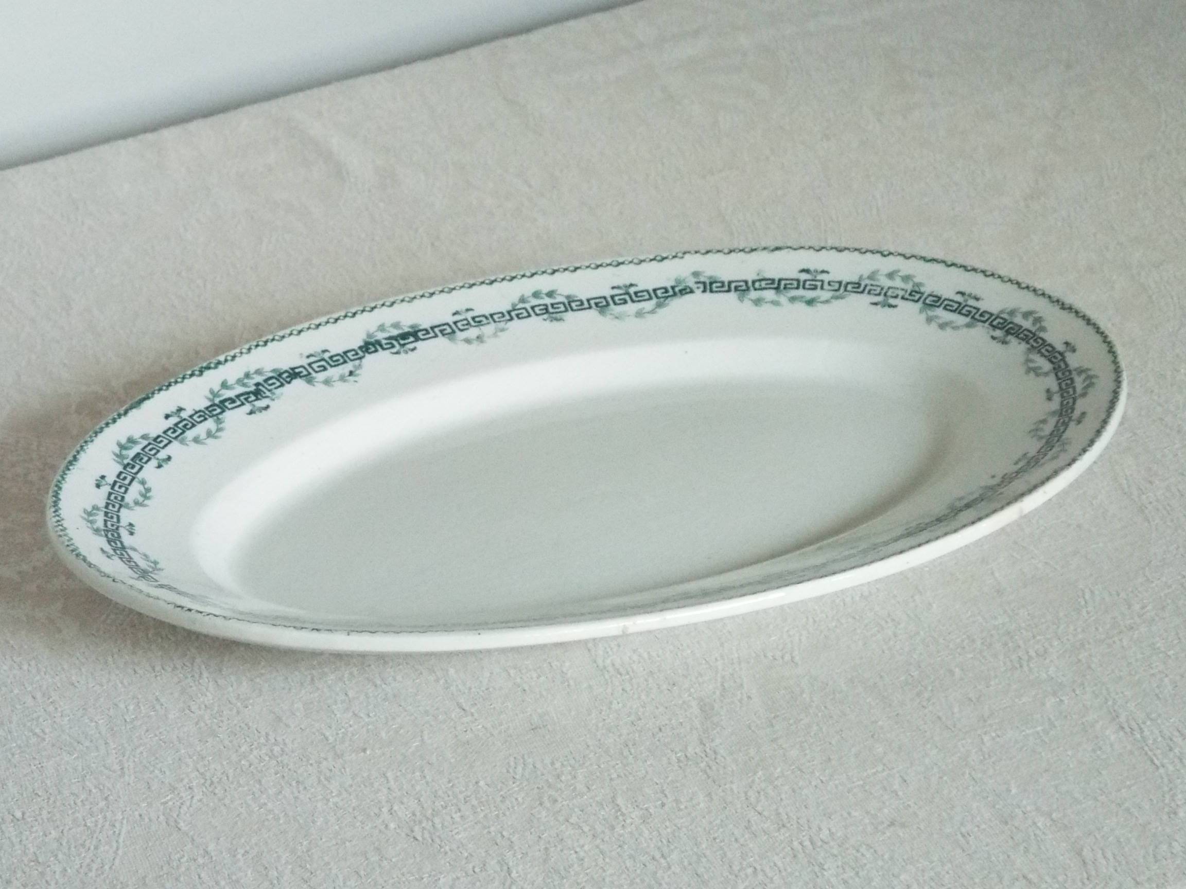 Iron earth oval dish