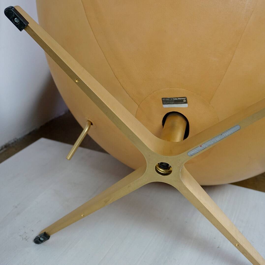 Leather Egg Chair by Arne Jacobsen for Fritz Hansen Limited Anniversary Edition