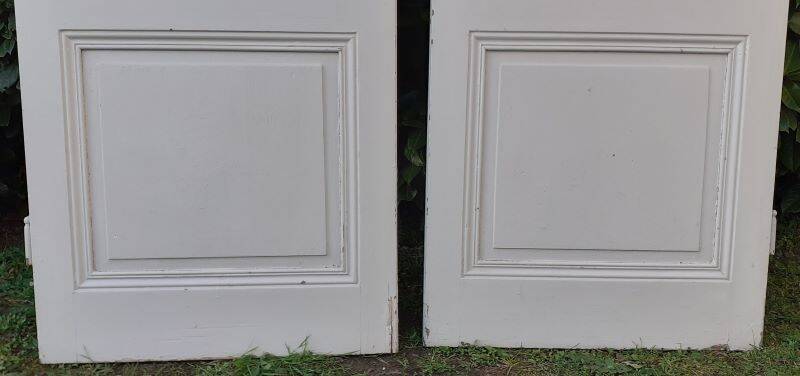 Pair of old cupboard doors h220.5xL75cm each
