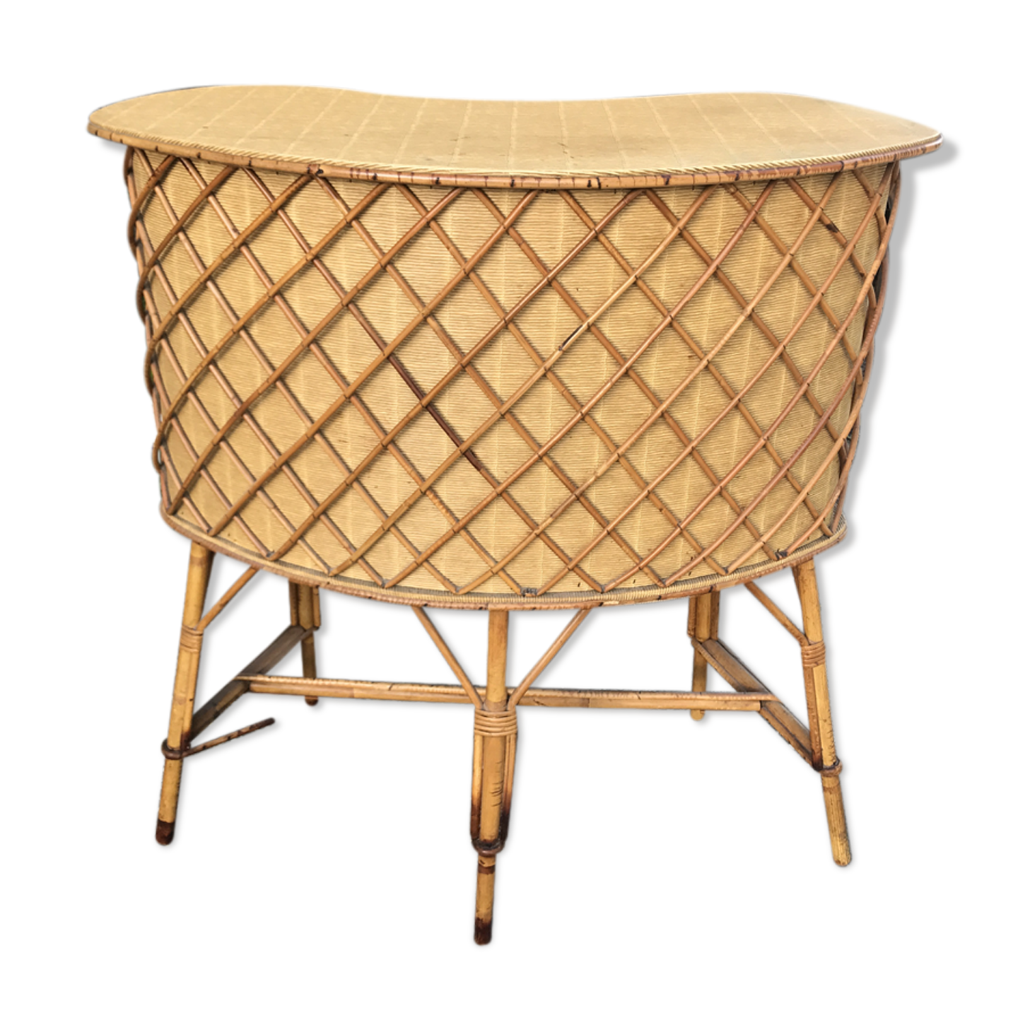 Vintage rattan bar