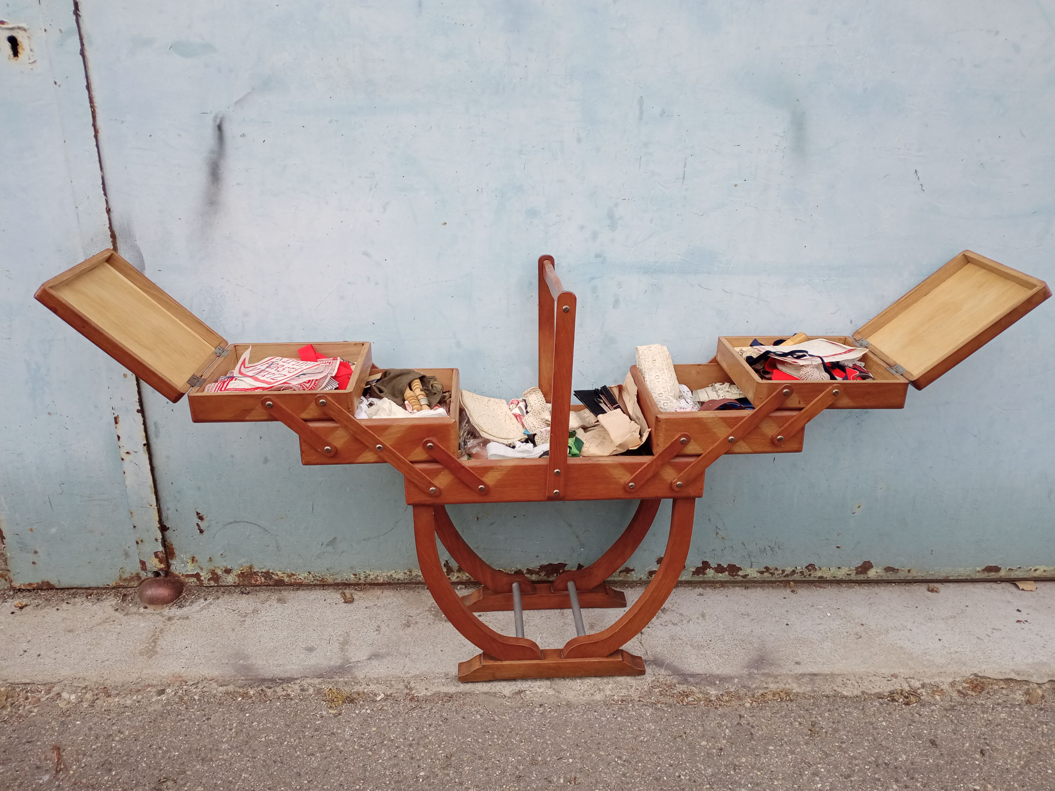 Travailleuse meuble a couture vintage