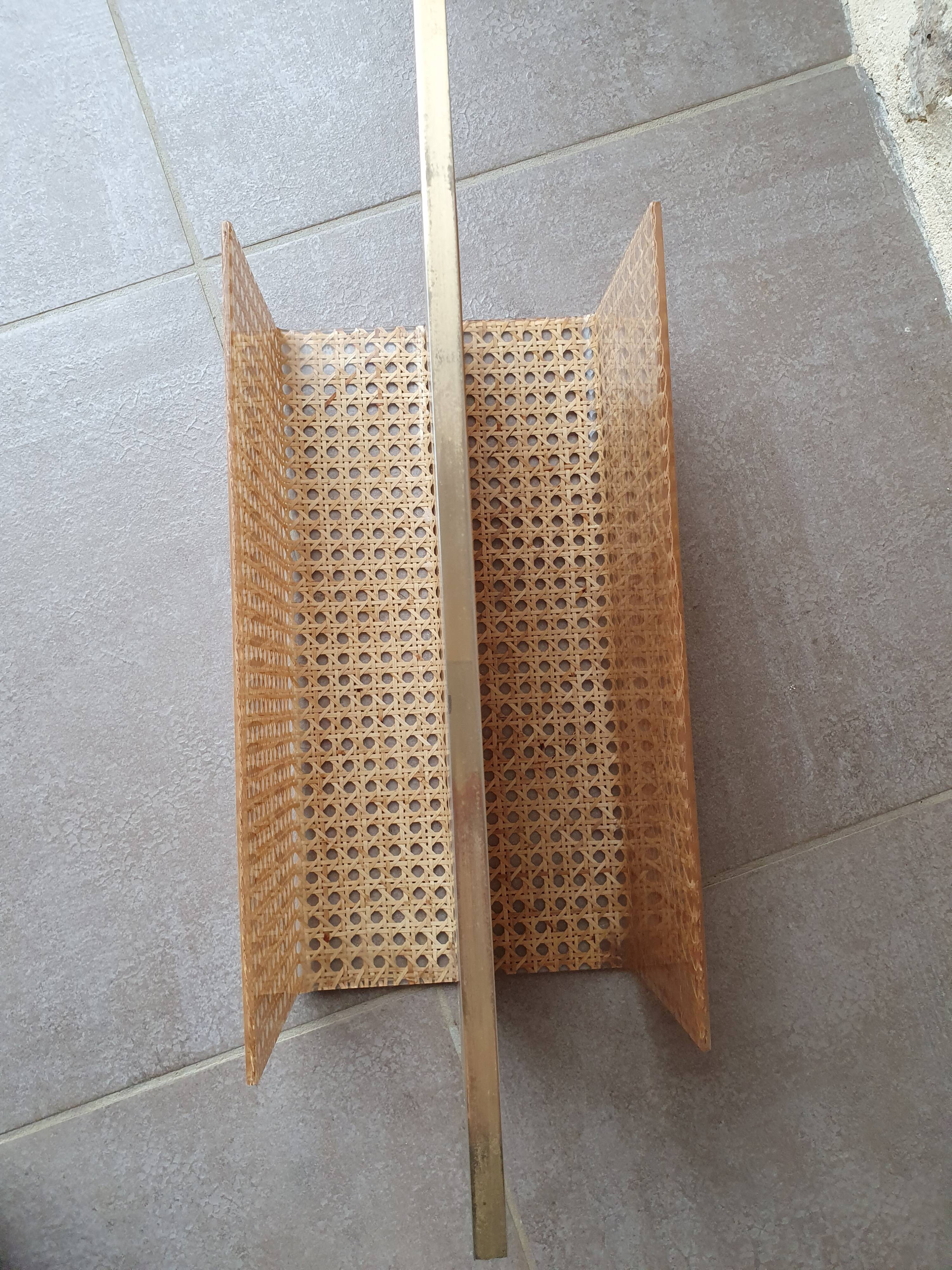 Caning magazine holder