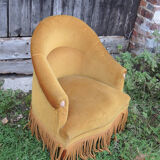 Ancien fauteuil crapaud en velours jaune moutarde