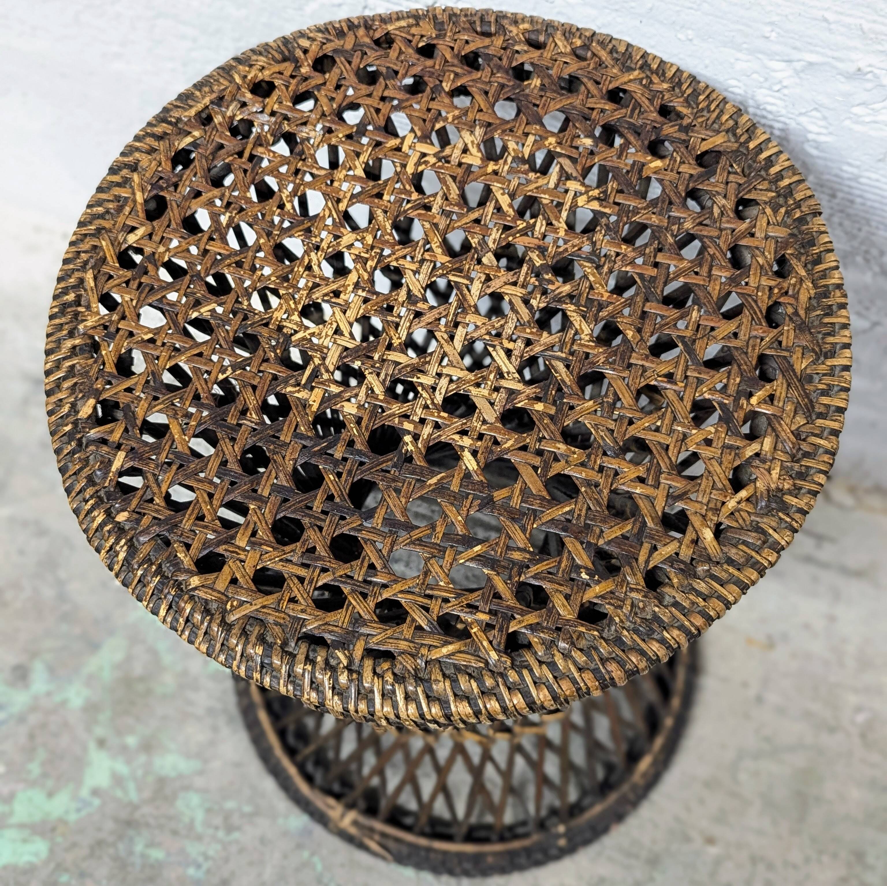 Vintage rattan diabolo stool