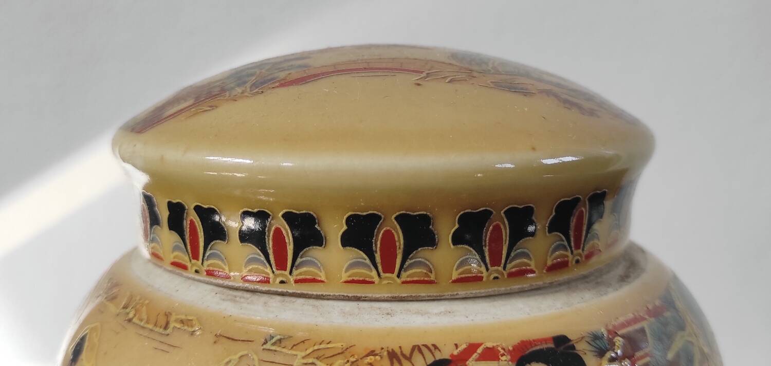 Ancien pot à gingembre style Satsuma • Décor Geishas & Dorures