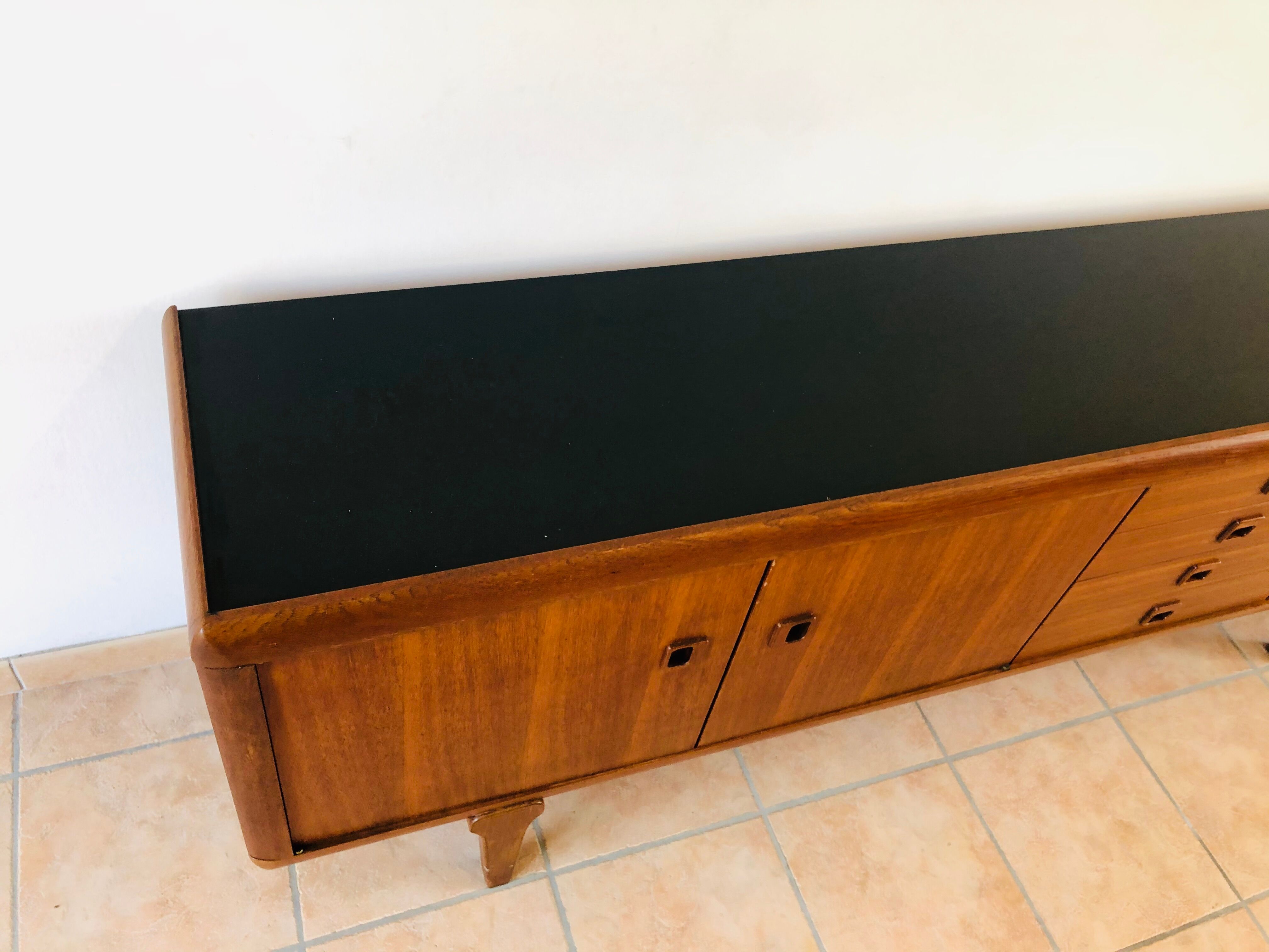 Scandinavian string in solid teak