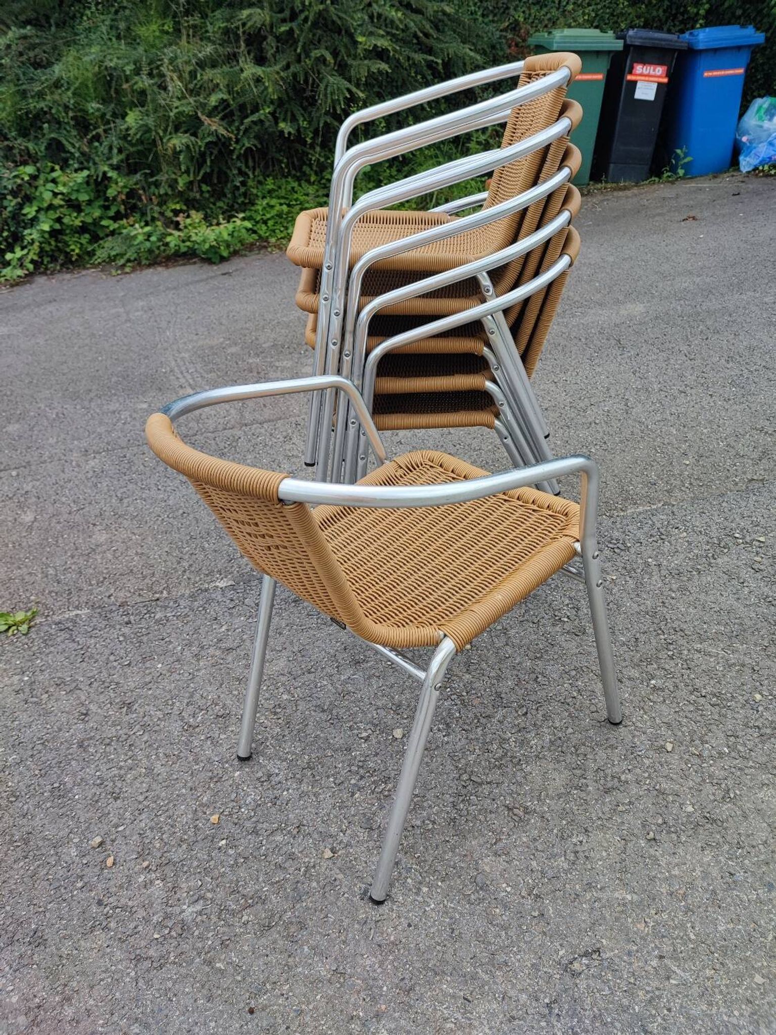 Chaises scoubidou et aluminium