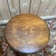 Paire de tables de chevet rondes style Empire, marqueterie florale