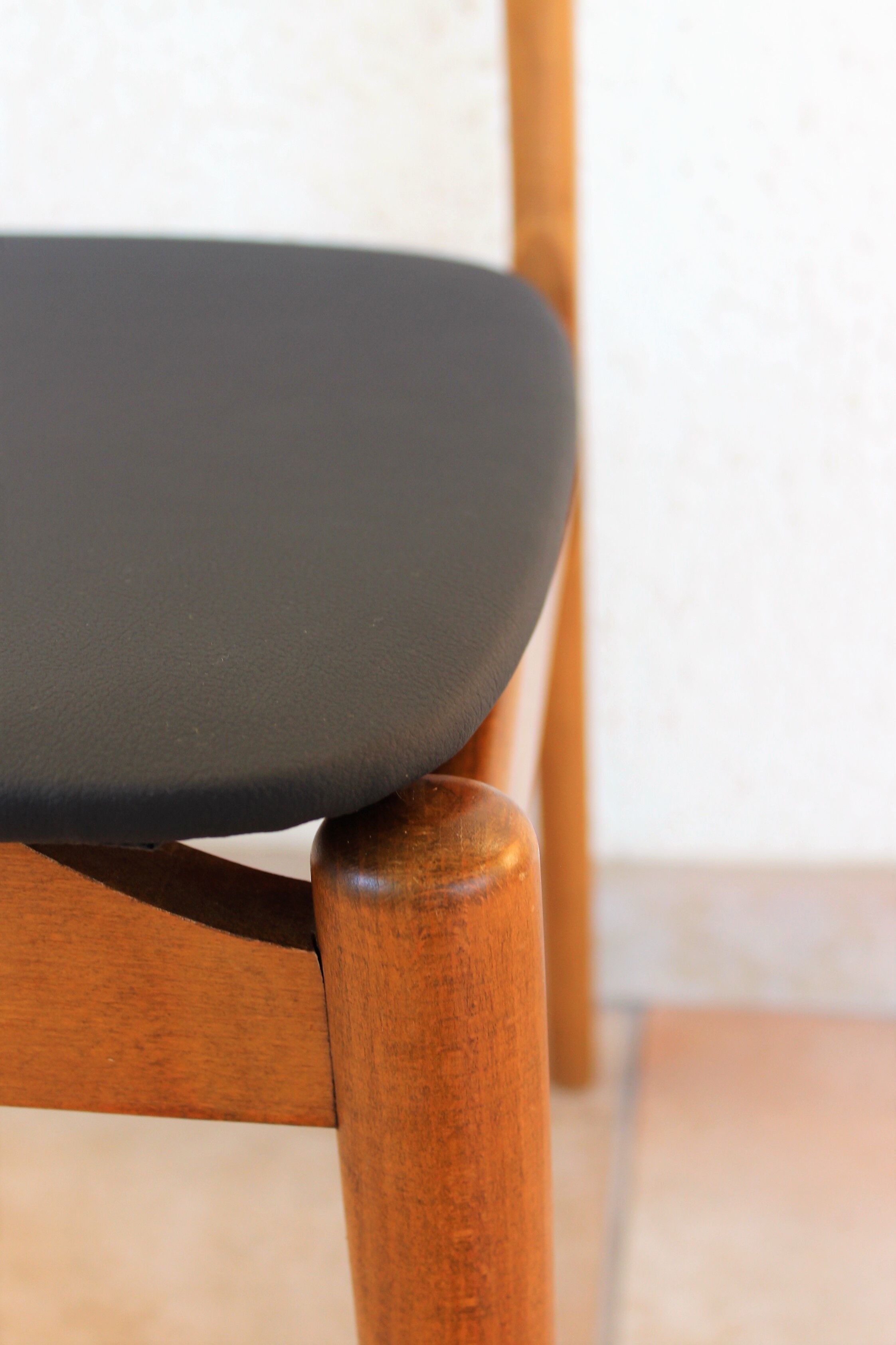 Paire de chaises scandinaves vintage