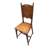 Chaise de salon en noyer sculptée