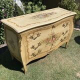 Lacquered chest of drawers Louis XV style