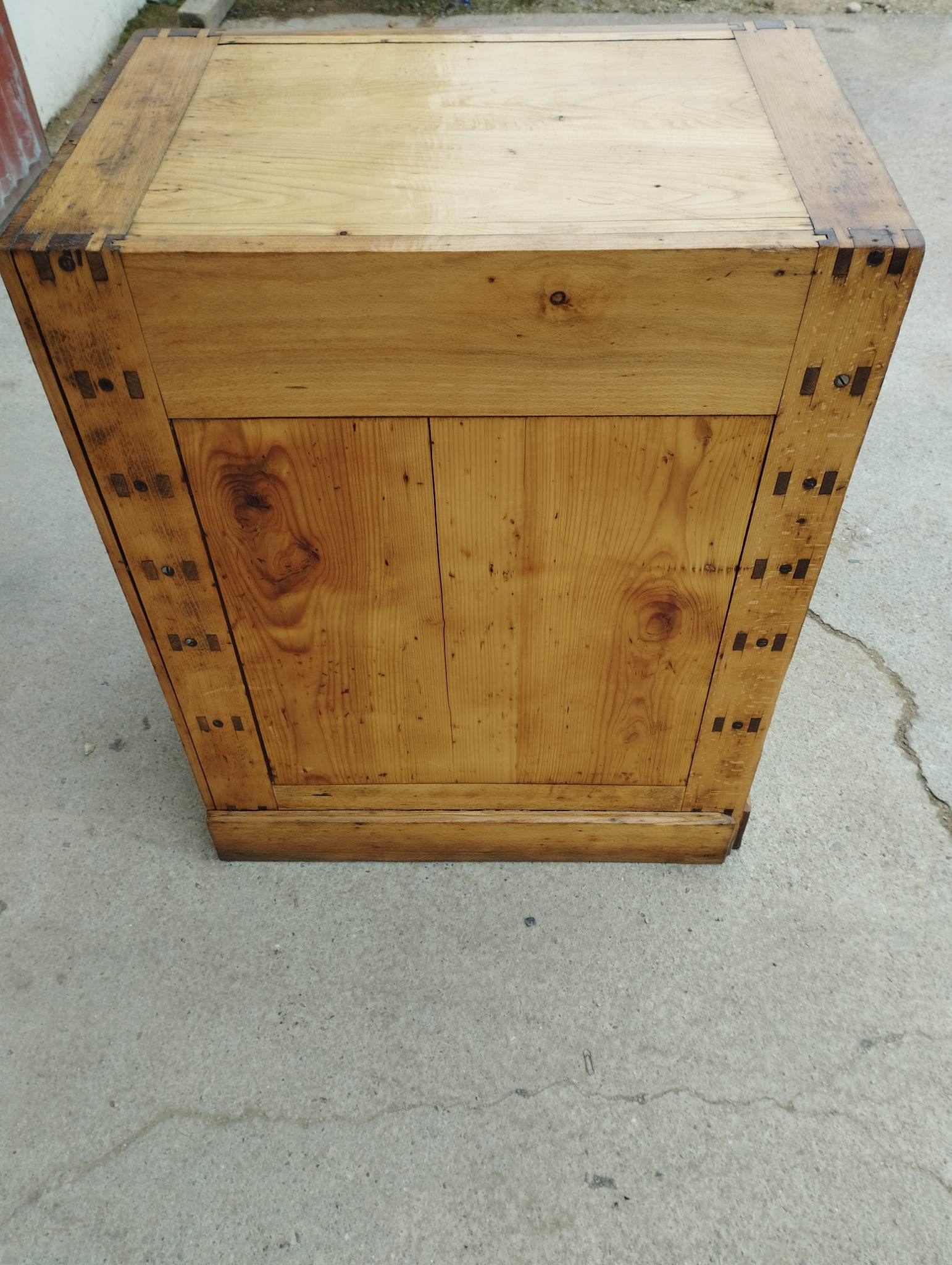 Meuble à tiroirs