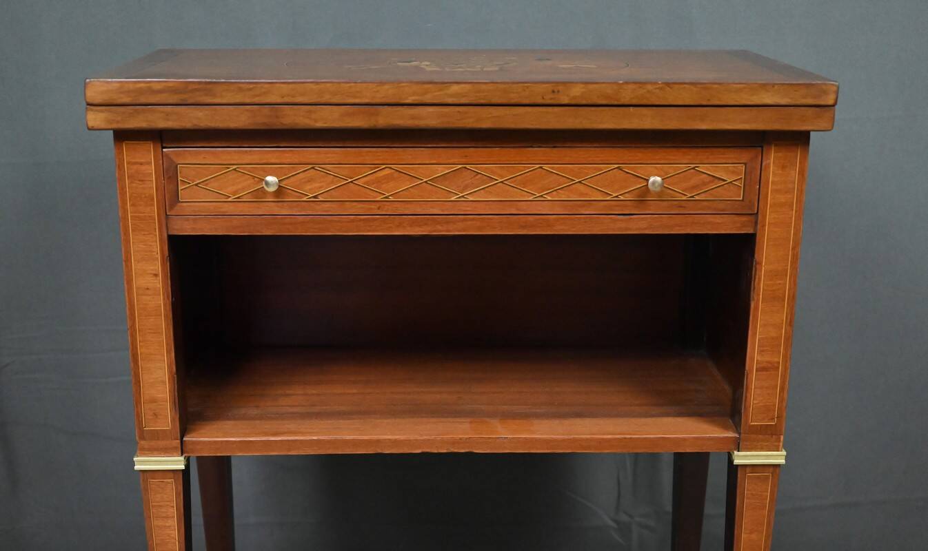 Small game table in marquetry, Louis XVI style – early 20th century