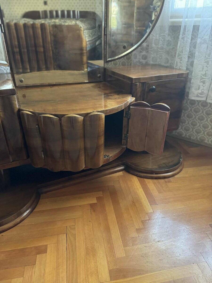 Coiffeuse Art Déco en noyer avec miroir triptyque, années 1930