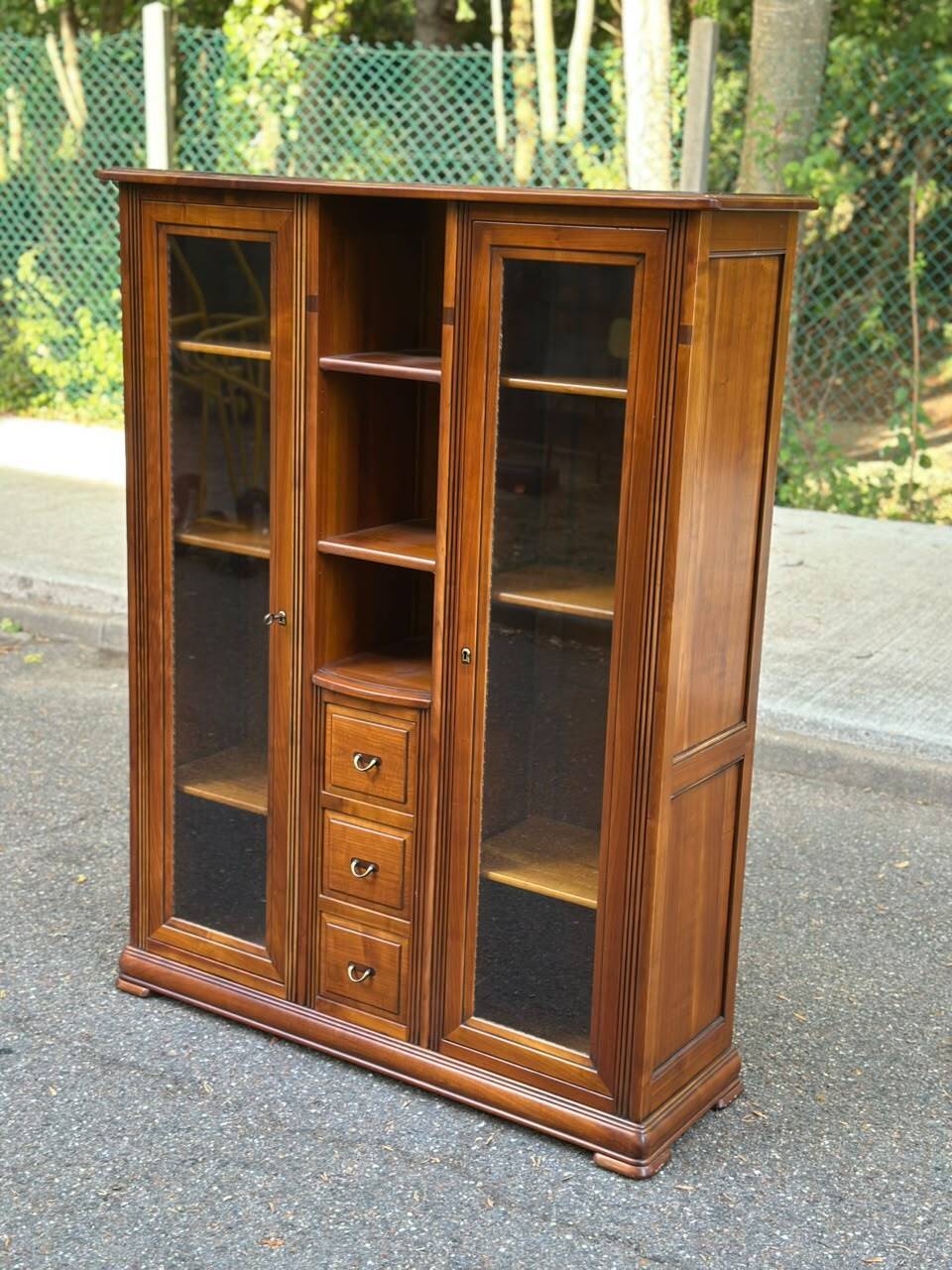 Display cabinet in solid cherry wood Louis Philippe style, 1980s - 108x35x140cm
