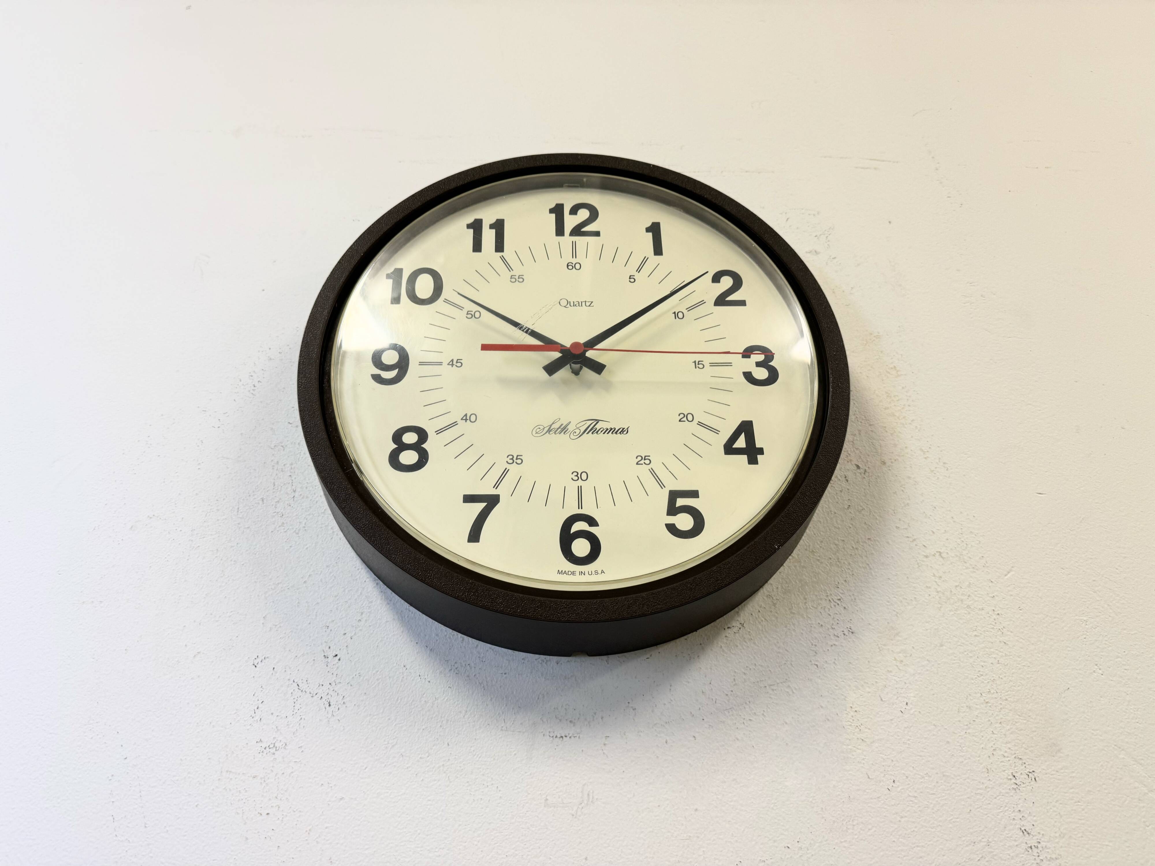 Vintage Brown Bakelite Wall Clock from Seth Thomas, 1980s