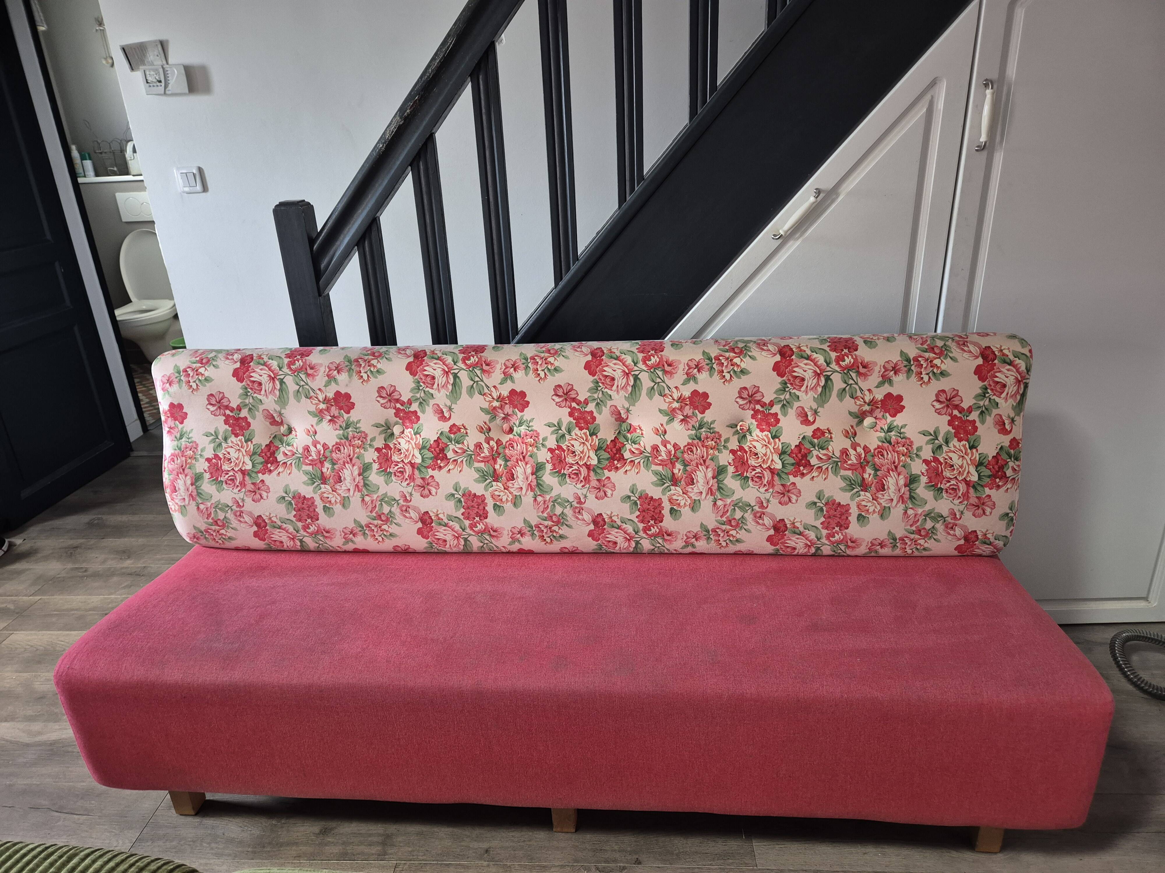pink restaurant bench and liberty flower backrest, made by an upholsterer
