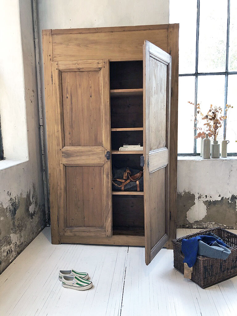 Pine good-food cabinet