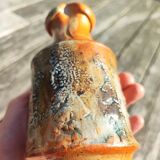Vase orange en grès pyrité texturé