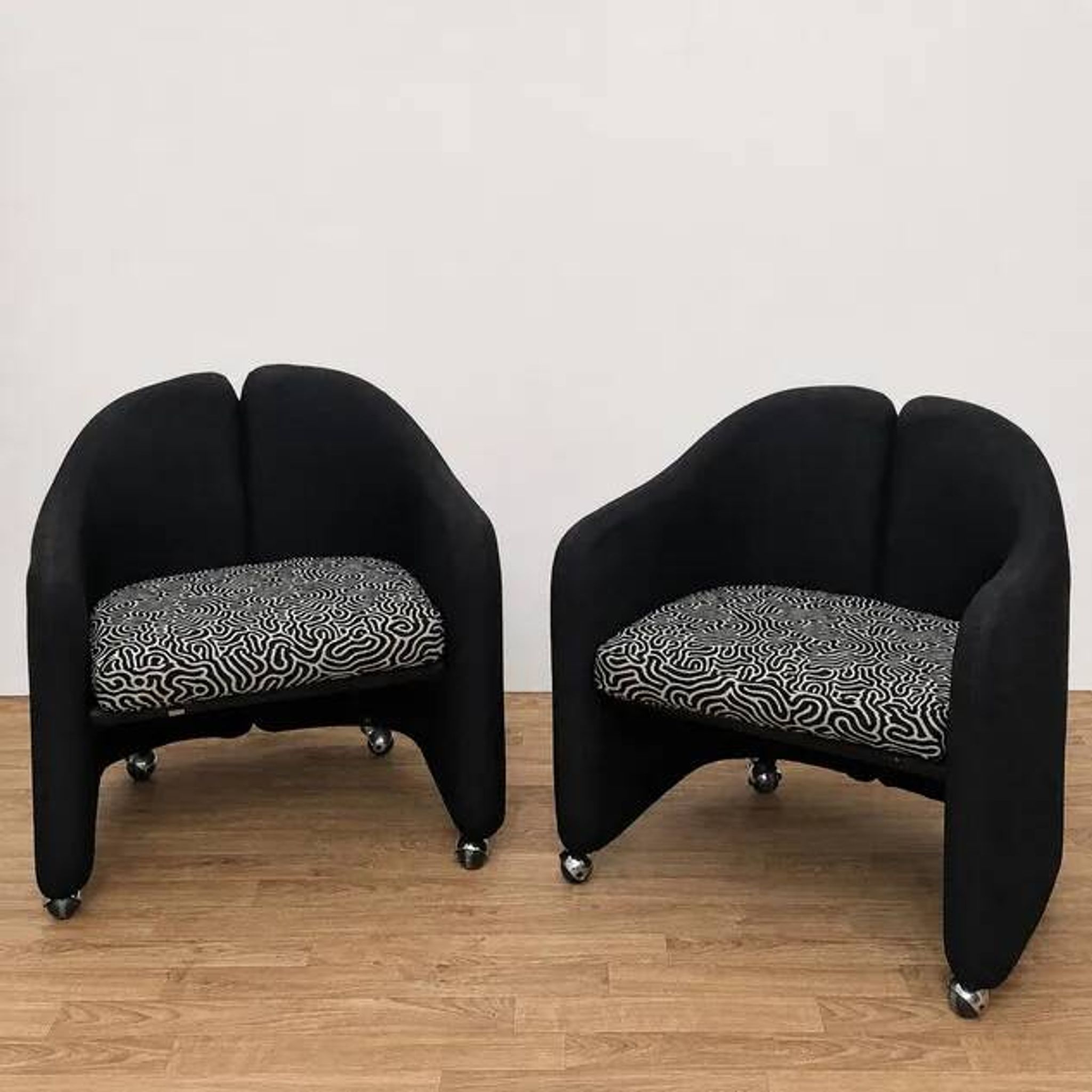Pair of chairs by Eugenio Gerli for Tecno with patterns, 70s