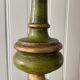 Lampe vintage en bois tourné chic dorée