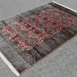 Oriental carpet from Pakistan: 1.83 x 2.75 meters. Completely handmade. Quality: wool