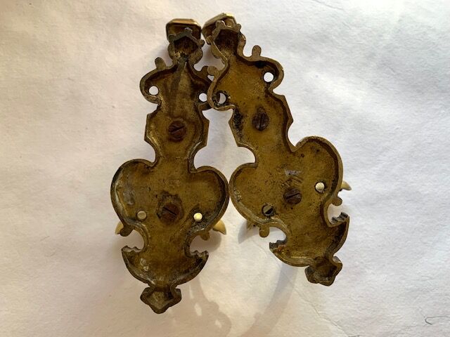 Gilded bronze hook nineteenth, Louis XVI, chimera decoration