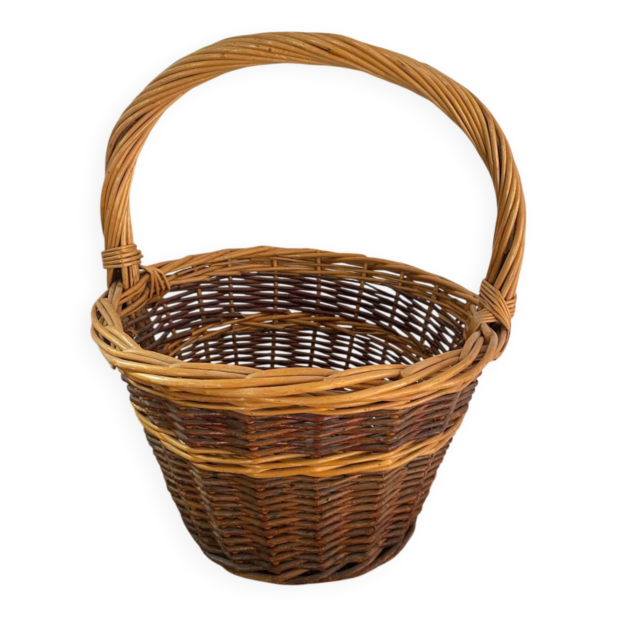 Round two-tone wicker basket from the 80s.