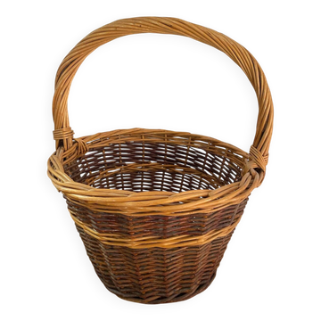 Two-tone wicker round basket from the 1980s.