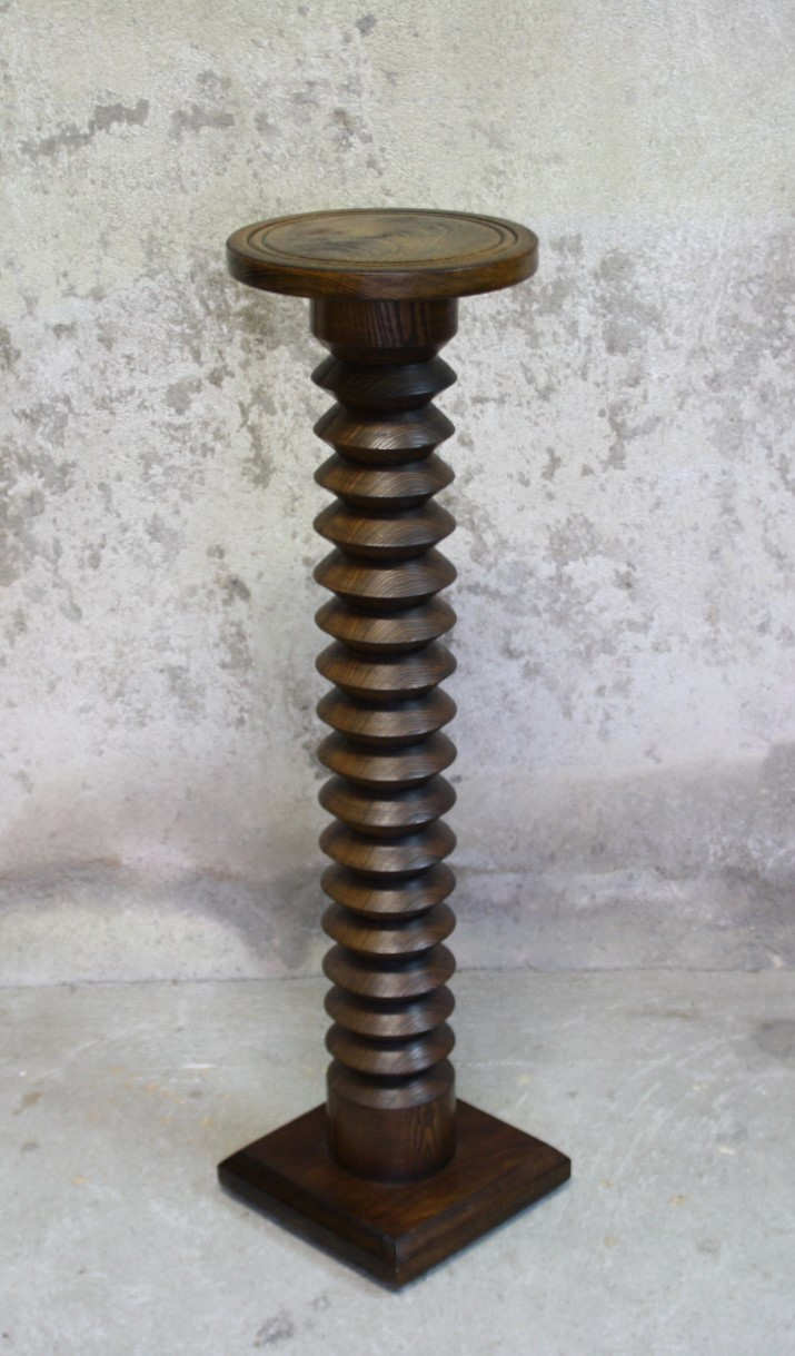 Fifth wheel press screw