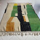 Handmade traditional Moroccan wool rug size 200 x 300 cm.