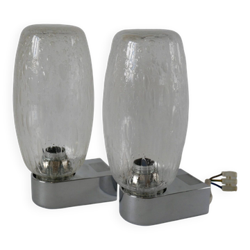 Paire d'appliques murales design en verre soufflé et chrome par inda circa 1960-1970