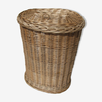 Oval laundry basket