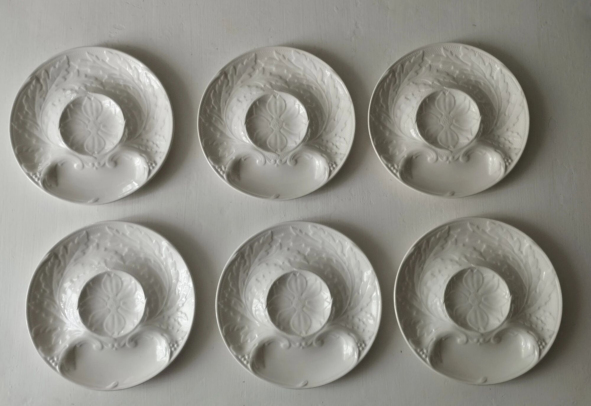 Set of 6 artichoke plates in white faience from Gien.