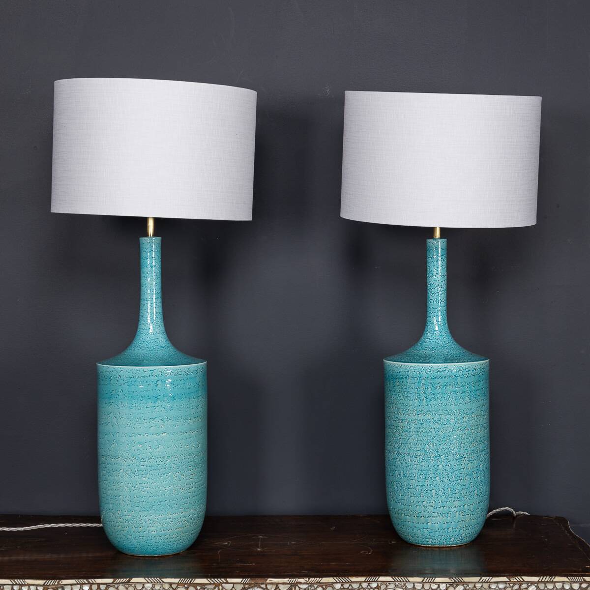 Paire de lampes de table en céramique bleue vintage française des années 1970