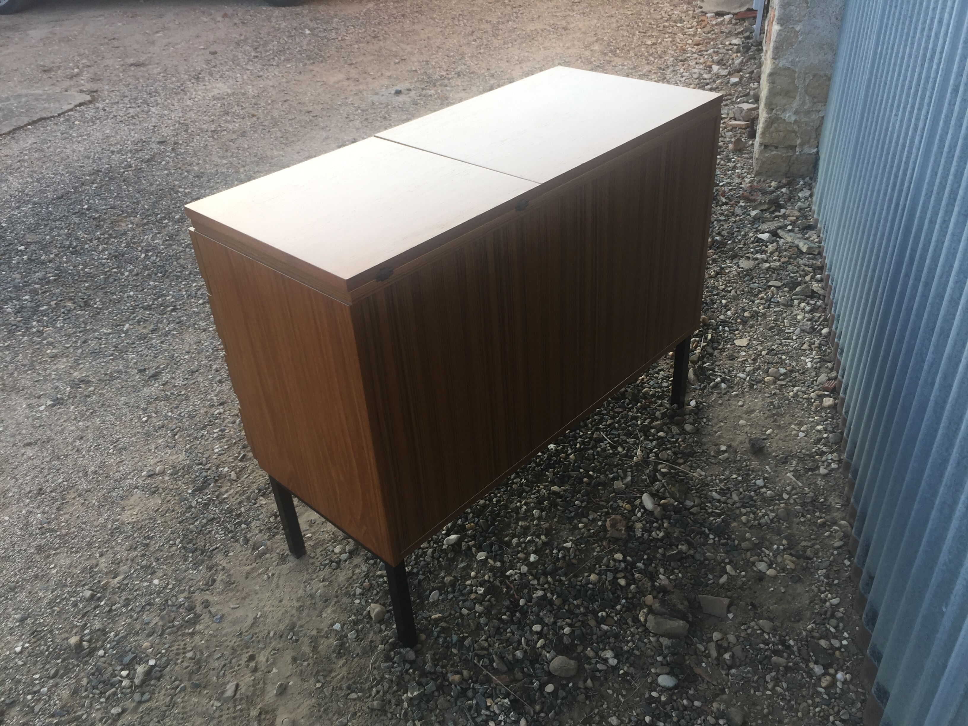 Commode et ancien meuble à couture vintage
