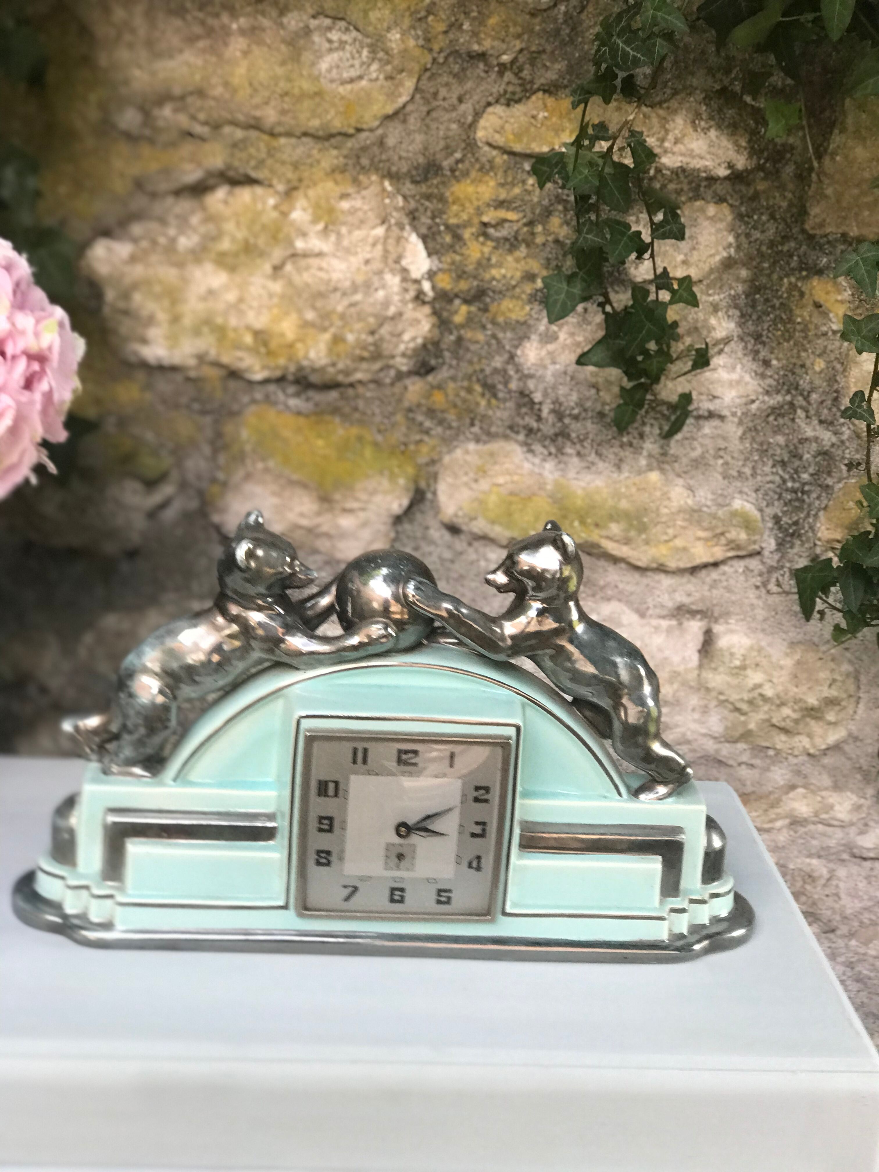 Chest of drawers art deco