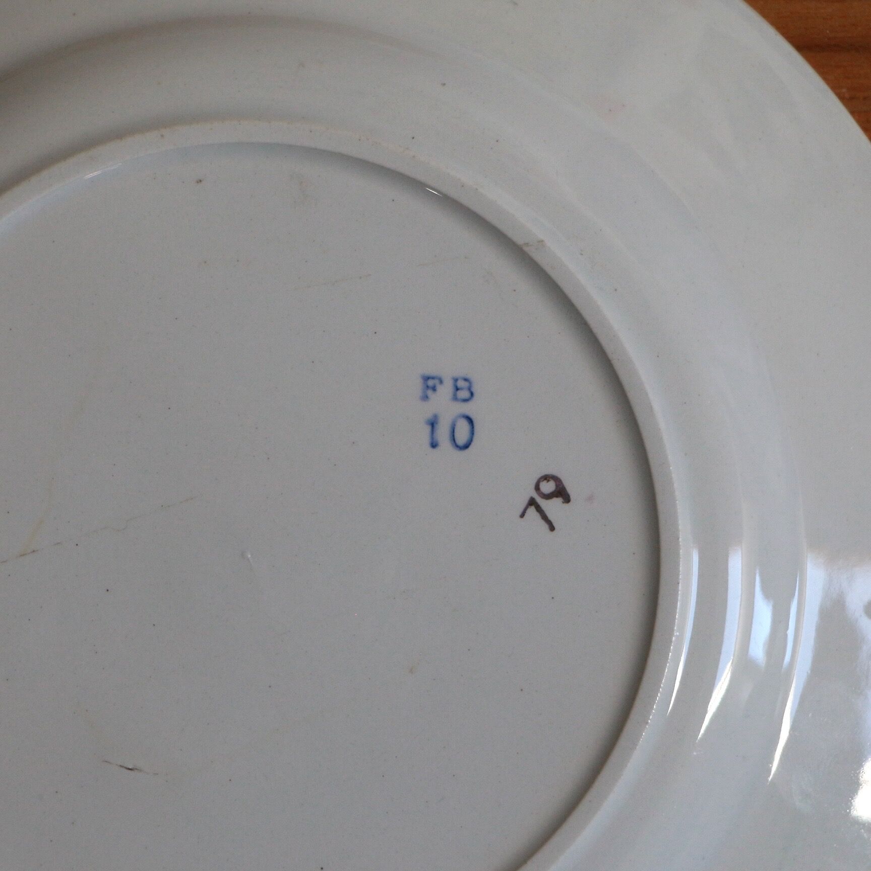 Mint and golden dessert plates