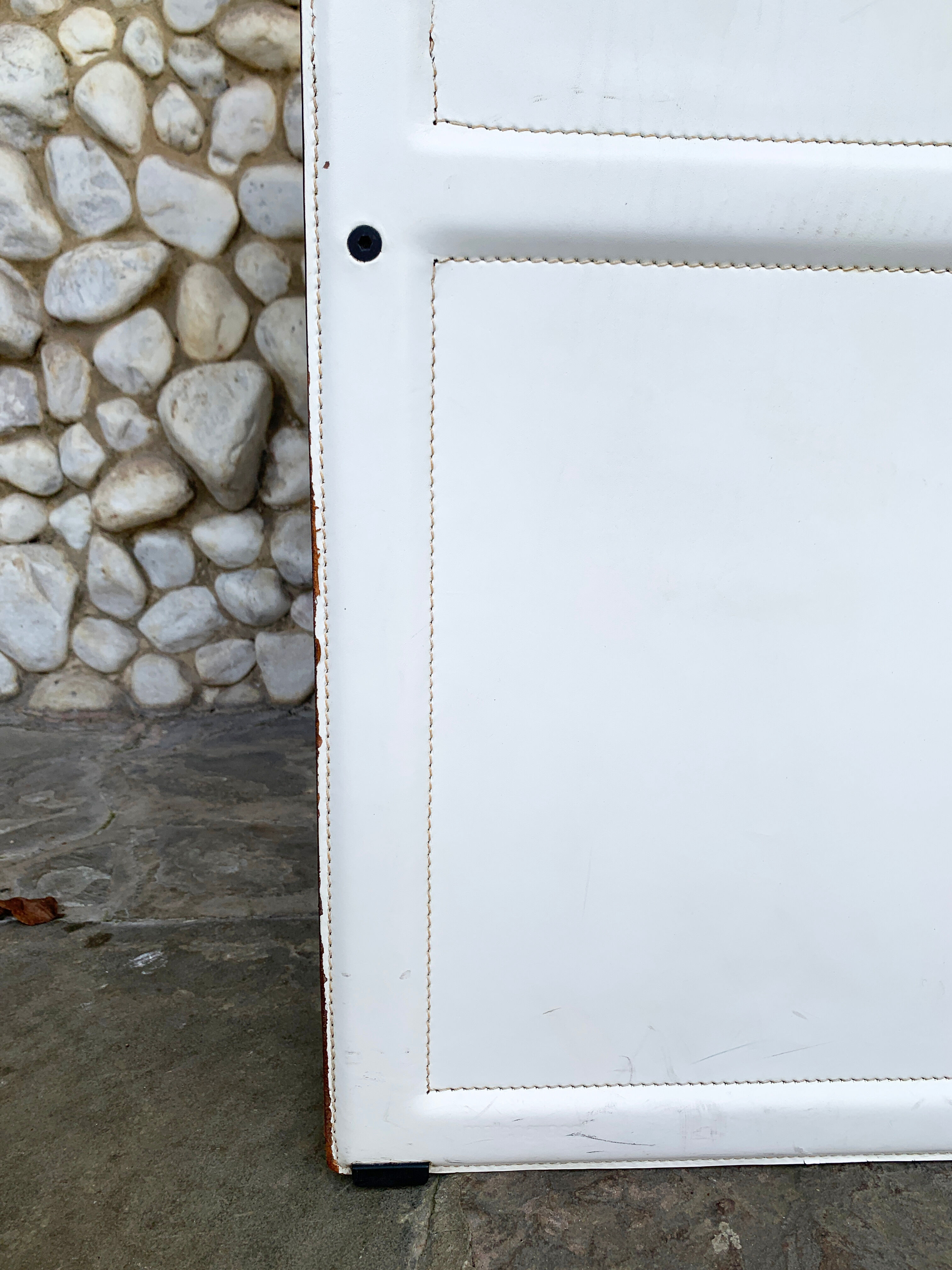 White leather armchair, Tito Agnoli for Matteo Grassi, Italy, 1970-80s