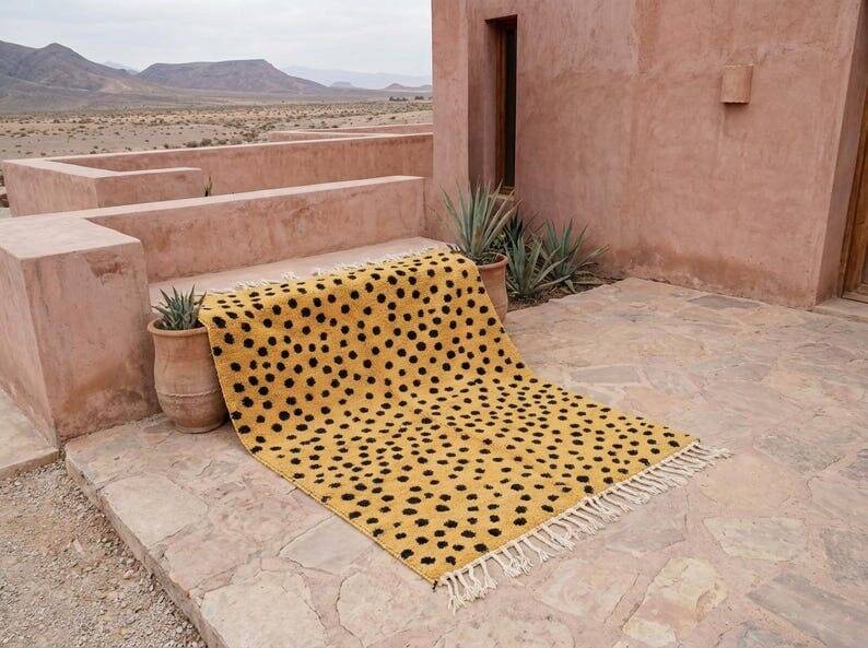 Handmade pure wool rug, size 200x300 cm.