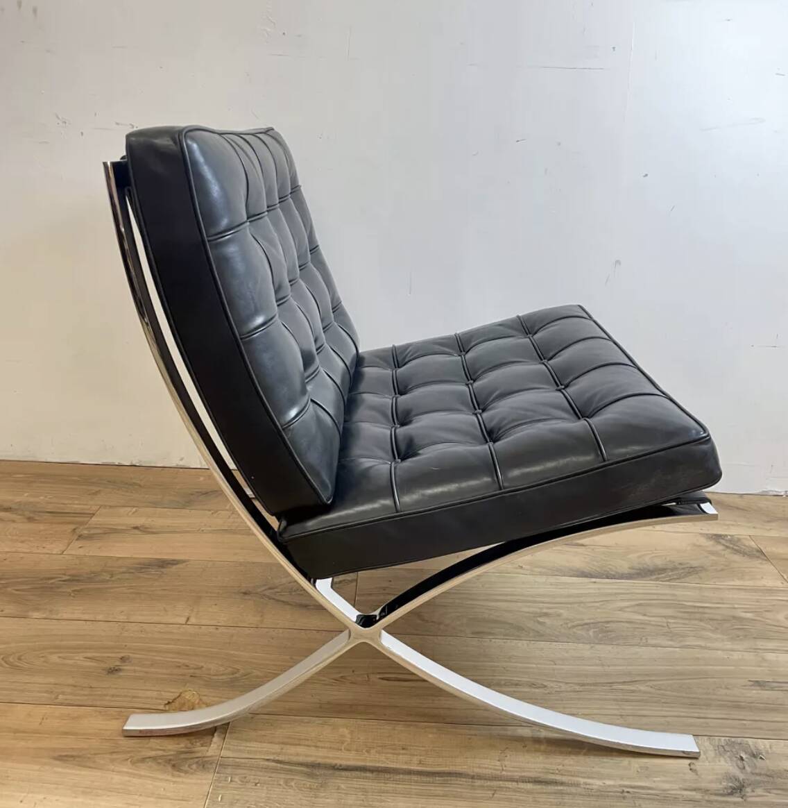 Ludwig Mies Van Der Rohe Armchair, Knoll International-505001
