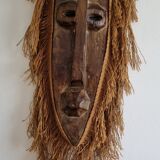 African mask in wood and rope Good condition