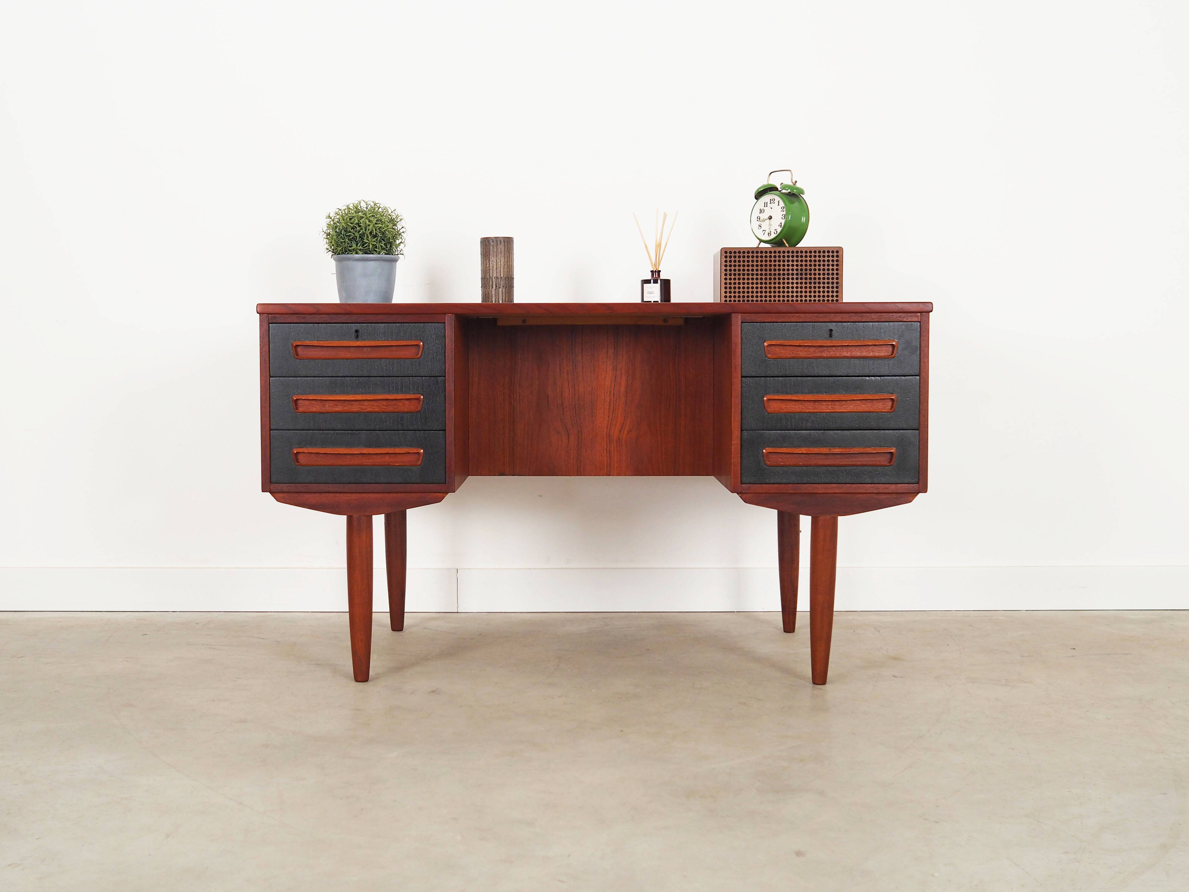 Teak desk, Danish design, 1970s, manufacturer: A.P. Møbler Svenstrup