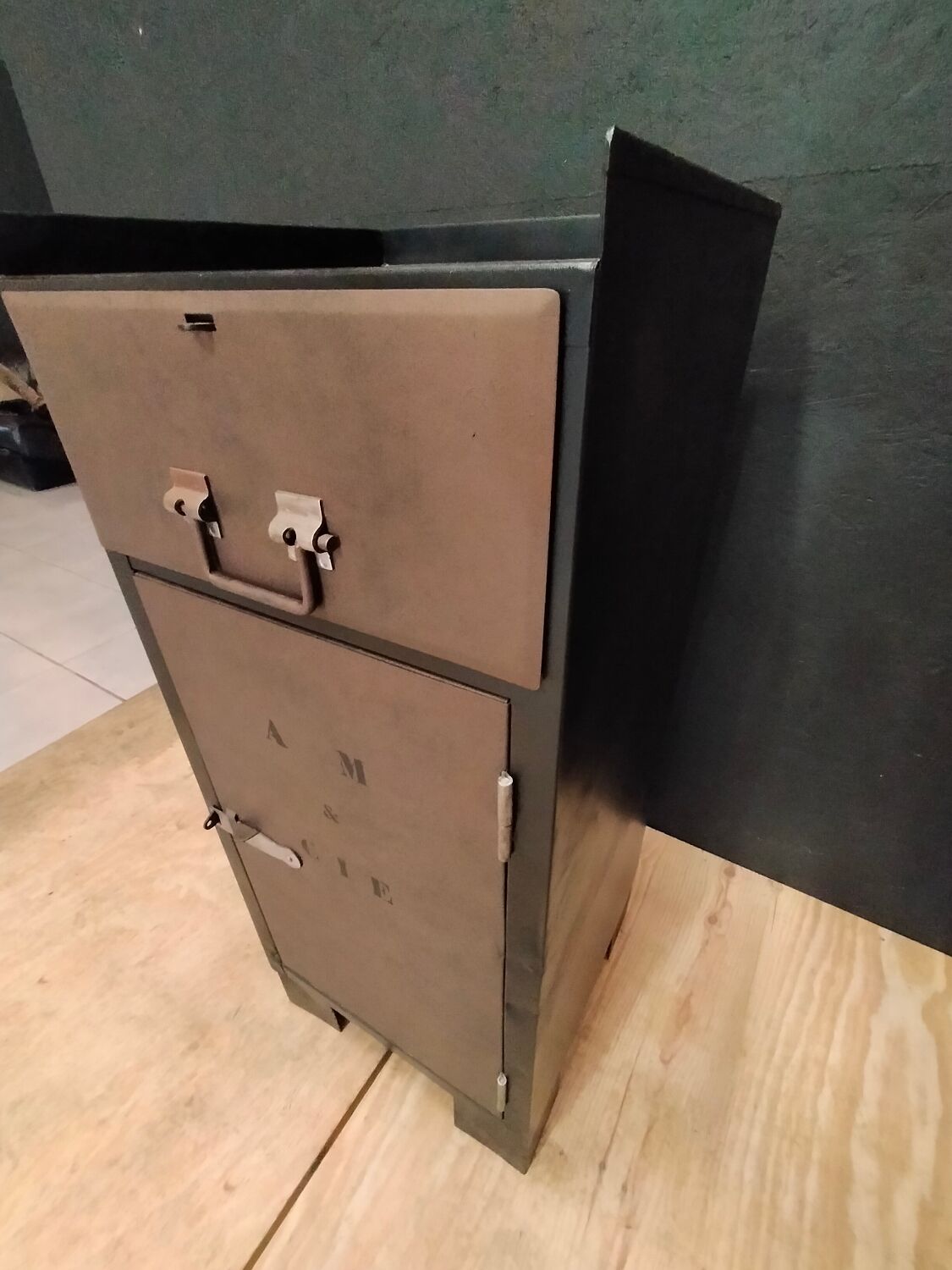 Trade furniture