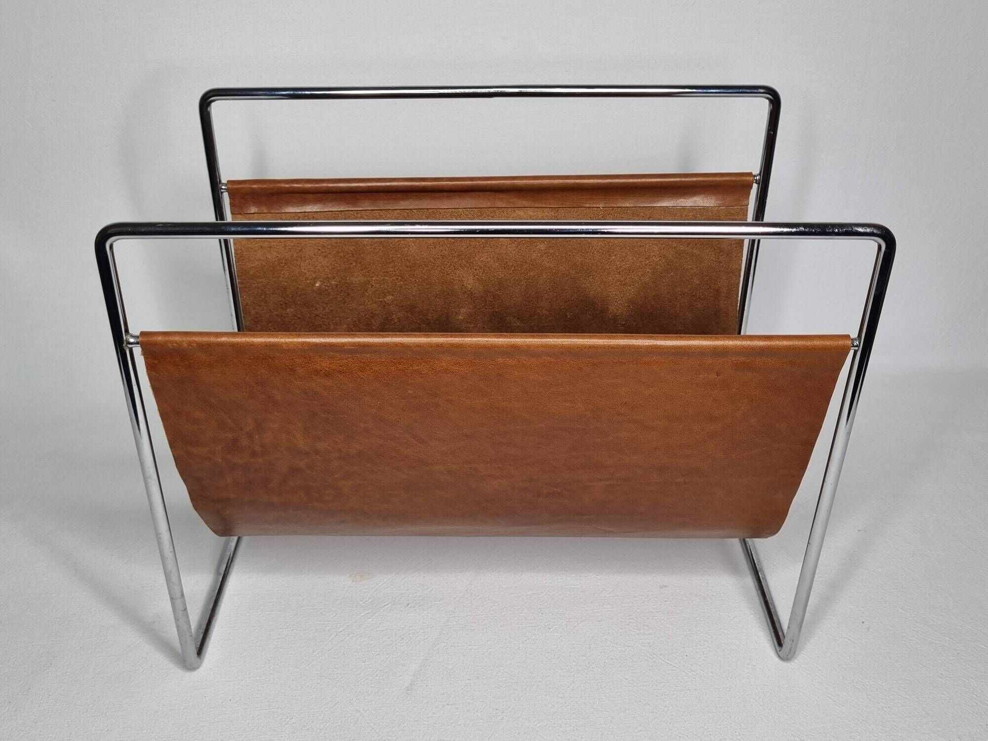 Vintage leather and chrome metal magazine rack, modernist design, 70s
