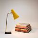 Lampe de bureau, de table ou d'appoint jaune J.T. Kalmar, laiton et fer, Vienne, Autriche, années 1950
