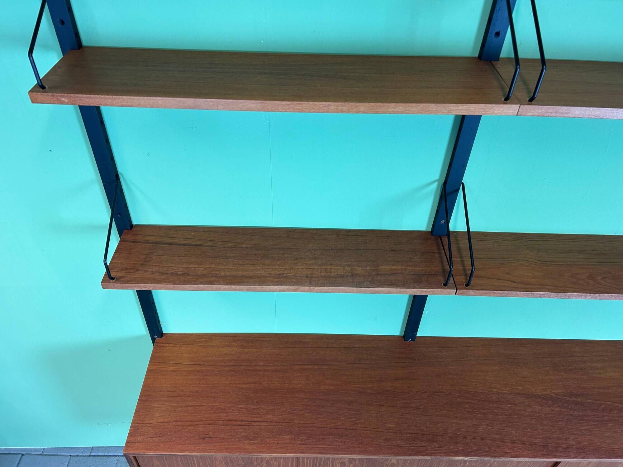 Poul Cadovius Mid- Century Modern Modular Teak Wall Unit Shelving for Cado